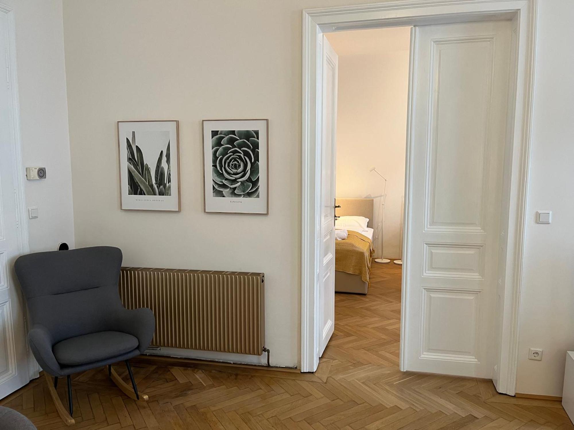 Grosszuegiger Wiener Altbau Gleich Neben Schoenbrunn Exterior photo